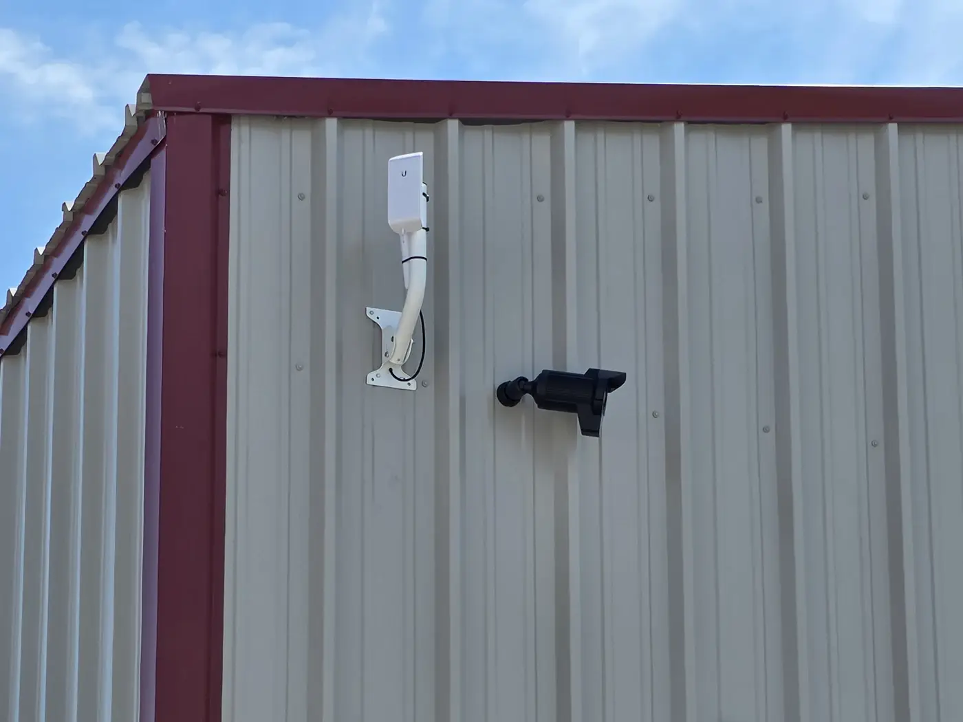 Point-to-point wireless radio installed between Graber Backhoe buildings
